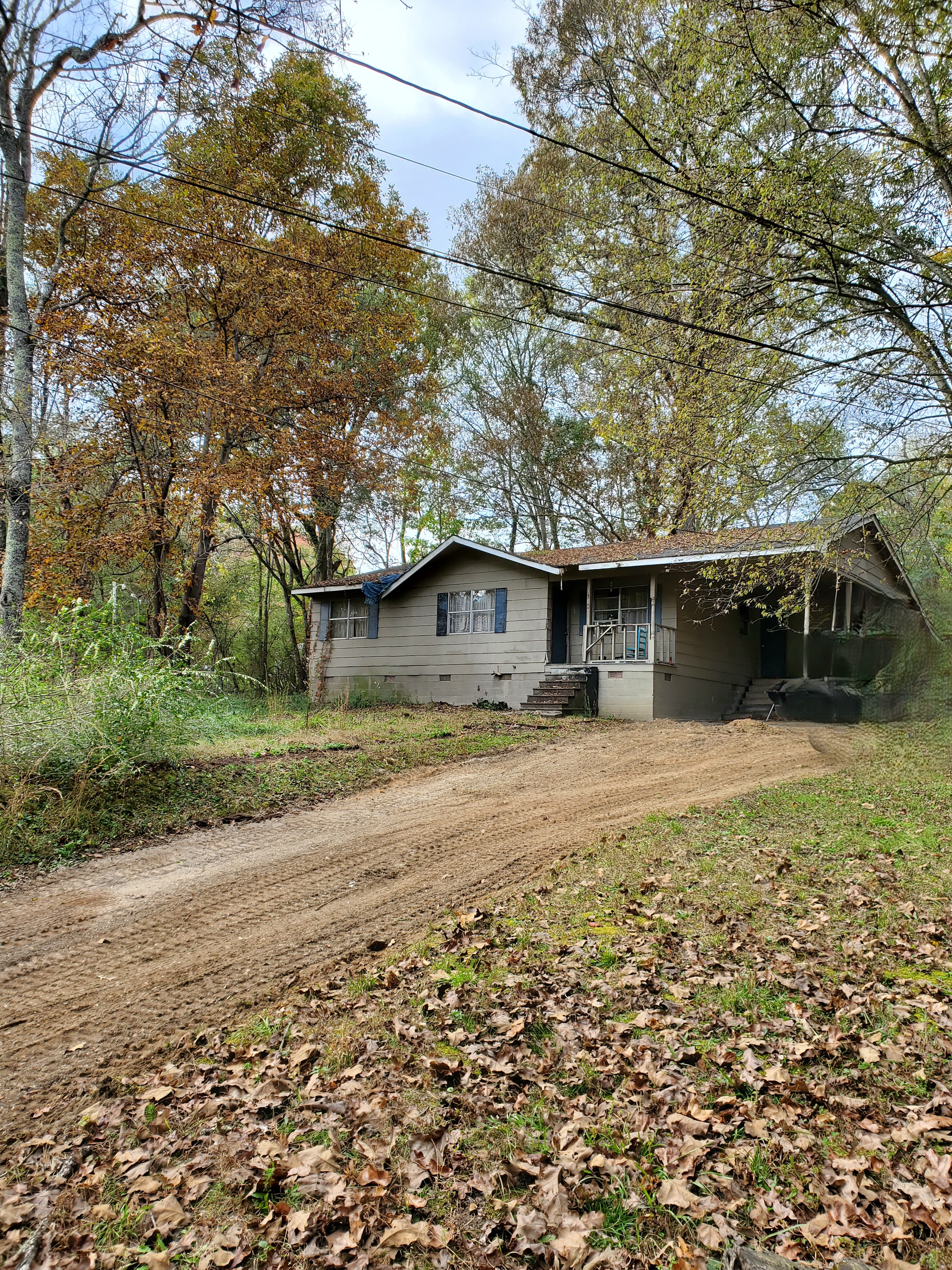 House exterior before remodel